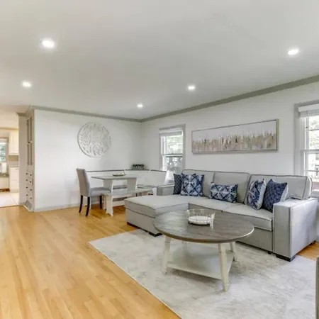 Owls Nest Cozy Westfield Home With Fire Pit